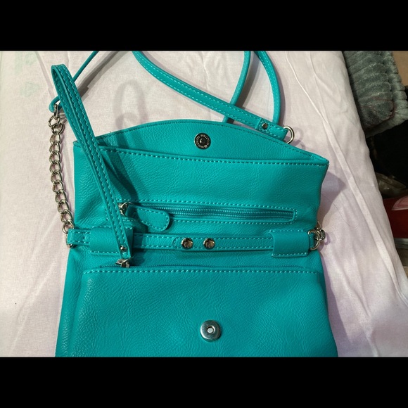 Nine West shoulder & wristlet purse NWT - Picture 2 of 5